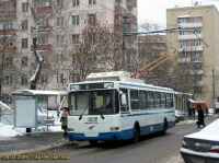 (73 Kb.) 08.02.2004.  Троллейбус МТРЗ 5279.1-000010 №3008 на Грузинском вале. 