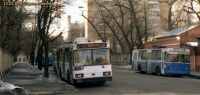 (42 Kb.) 13.03.2004.  АКСМ-20101 №4806 с табличкой 47 маршрута в переулке около 4 троллейбусного парка.