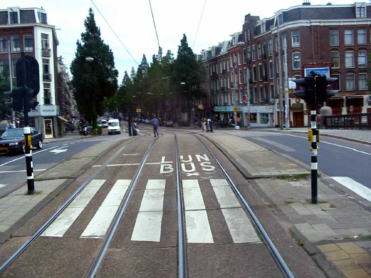 25.07.2003.  Амстердам. Полу-обособленная линия.  (56 kb.)