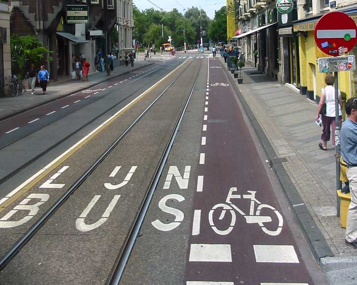 25.07.2003.  Амстердам. Улица - только для ОТ и велосипеда!  (64 kb.)
