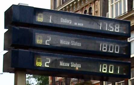 25.07.2003.  Табло, показывающее время прихода следующего трамвая.  (14 kb.)