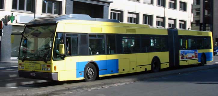 26.07.2003.  Сочленёный Брюссельский автобус.  (28 kb.)